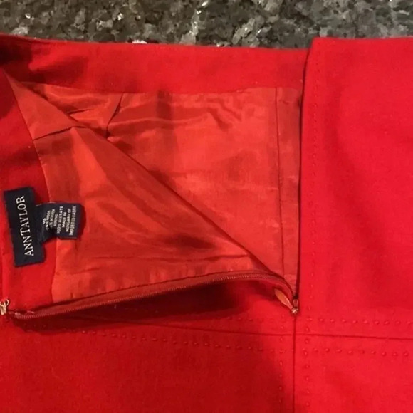 Ann Taylor 74%wool midi skirt - Picture 10 of 10